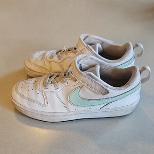 Nike Court Borough Youth Sneakers